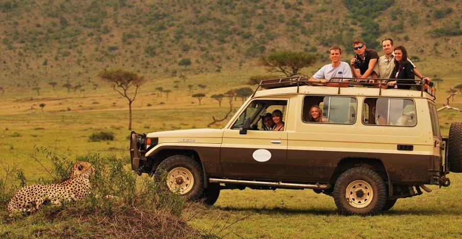Maasai mara safari in 4x4 car